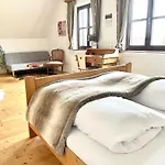 Weinblick Pensjonat 3*